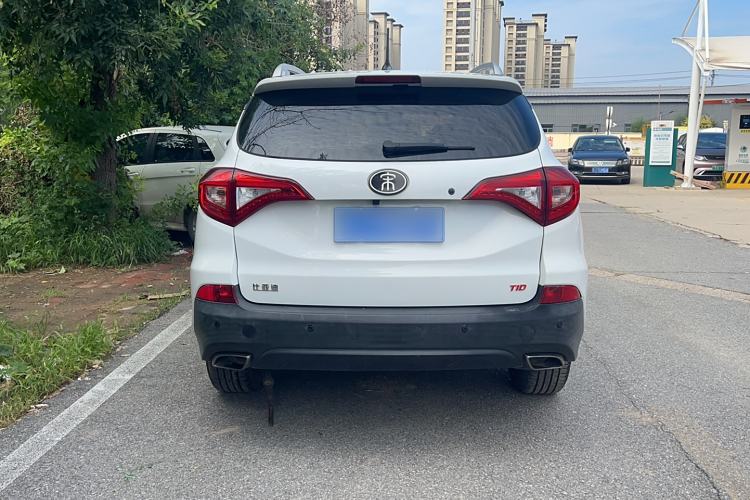 Used BYD Song 2017 Gaishe Upgrade Edition 1.5TID Automatic Elite Model Exterior 4