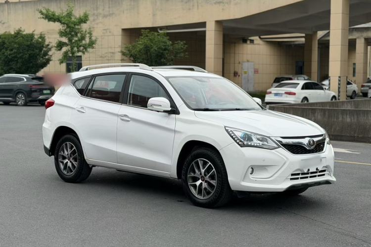 Used BYD Song 2017 Gaishe Upgrade Edition 1.5TID Automatic Elite Model Exterior 4
