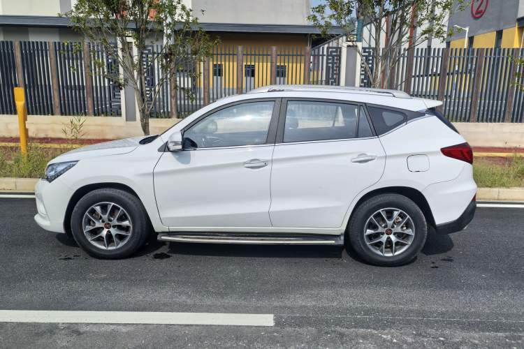 Used BYD Song 2017 Gaishe Upgrade Edition 1.5TID Automatic Elite Model Exterior 4