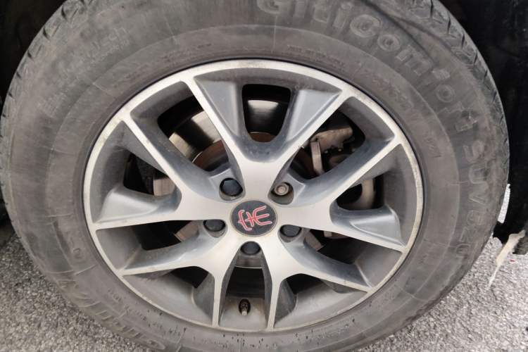 Used BYD Song 2017 Gaishe Upgrade Edition 1.5TID Automatic Elite Model Exterior 4