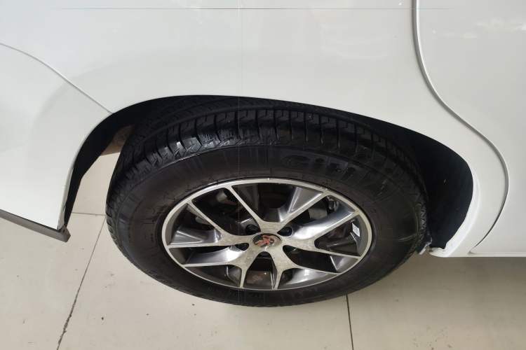 Used BYD Song 2017 Gaishi Upgrade Edition 1.5TID Automatic Luxury Model Exterior 5