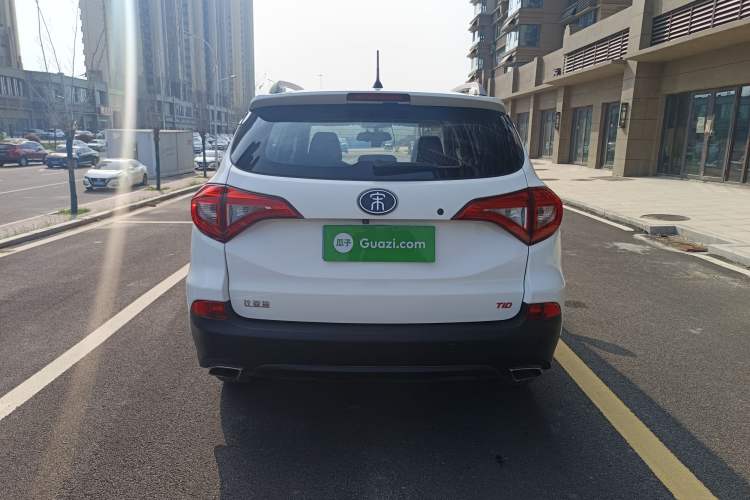 Used BYD Song 2017 Gaishe Upgrade Edition 1.5TID Automatic Elite Model Exterior 6