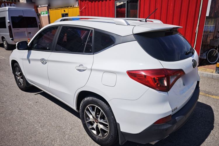 Used BYD Song 2017 Gaishe Upgrade Edition 1.5TID Automatic Elite Model Exterior 7