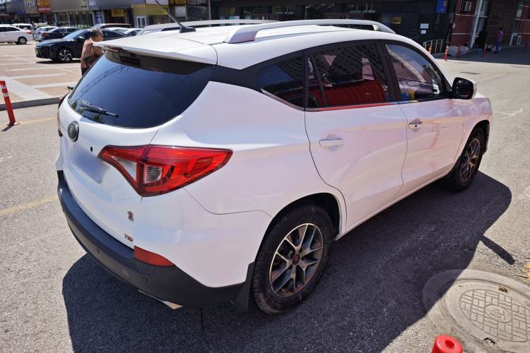 Used BYD Song 2017 Gaishe Upgrade Edition 1.5TID Automatic Elite Model Exterior 9