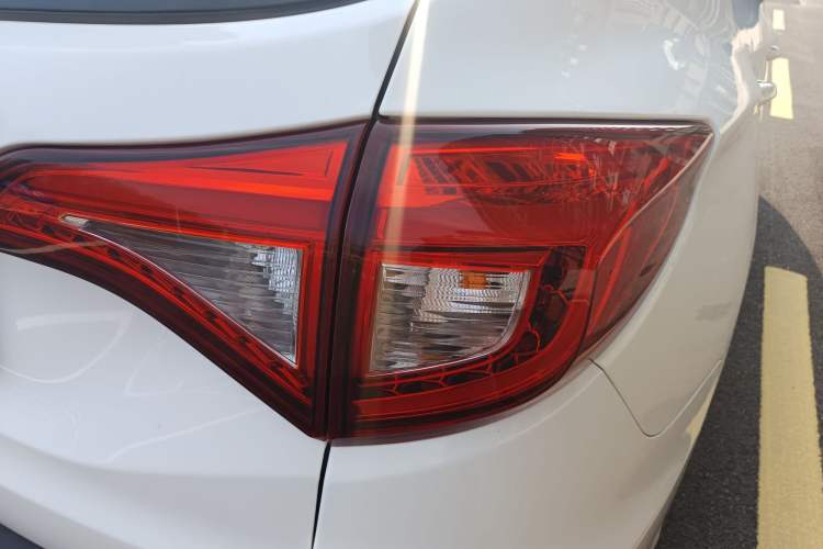 Used BYD Song 2017 Gaishe Upgrade Edition 1.5TID Automatic Elite Model Exterior 9