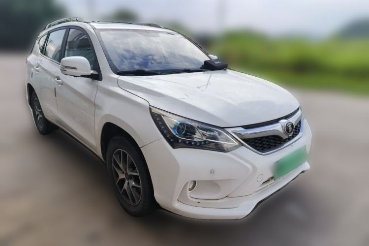 Used BYD Song 2017 Gaishi Upgrade Edition 1.5TI Manual Elite Model Front Right 45 Deg