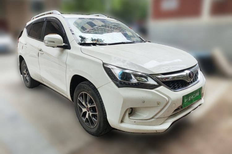 Used BYD Song 2017 Gaishi Upgrade Edition 1.5TI Manual Elite Model Front Right 45 Deg