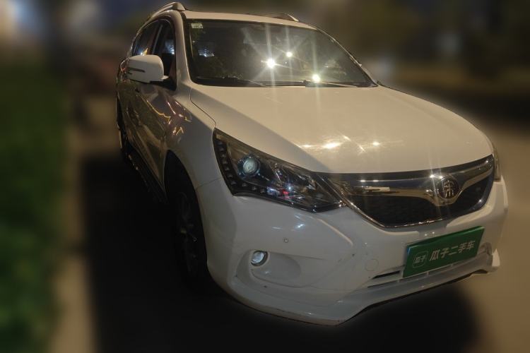 Used BYD Song 2017 Gaishi Upgrade Edition 1.5TI Manual Elite Model Front Right 45 Deg