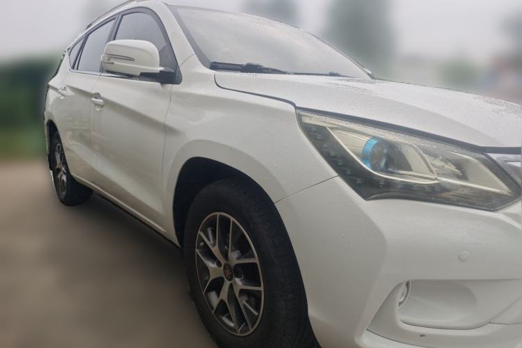 Used BYD Song 2017 Gaishe Upgrade Edition 1.5TID Automatic Elite Model Front Right 45 Deg
