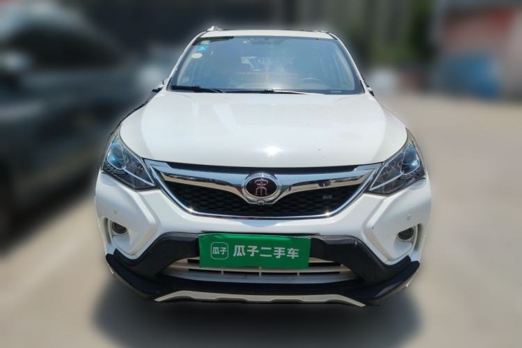 Used BYD Song 2017 Gaishi Upgrade Edition 1.5TI Manual Elite Model Front Right 45 Deg