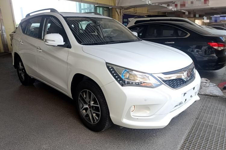 Used BYD Song 2017 Gaishe Upgrade Edition 1.5TID Automatic Elite Model Front Right 45 Deg