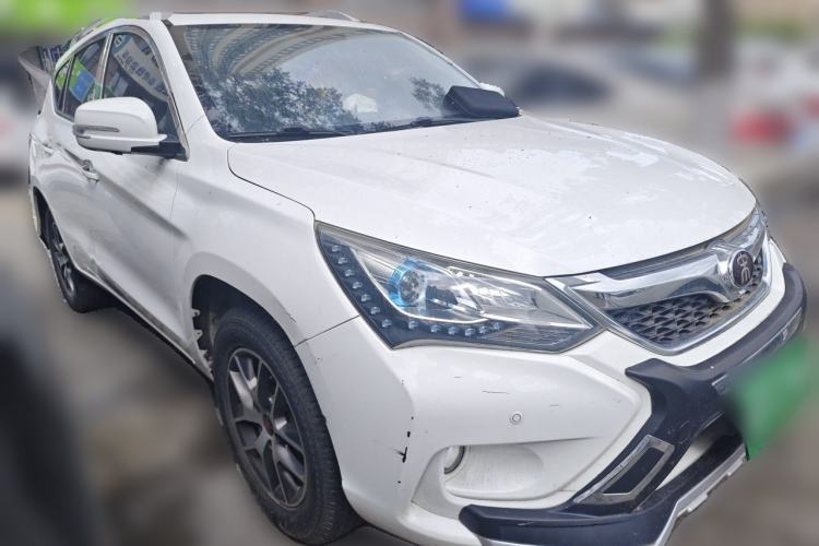 Used BYD Song 2017 Gaishi Upgrade Edition 1.5TI Manual Elite Model Front Right 45 Deg