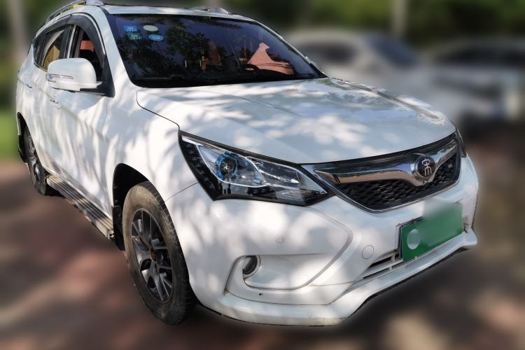 Used BYD Song 2017 Gaishi Upgrade Edition 1.5TI Manual Elite Model Front Right 45 Deg