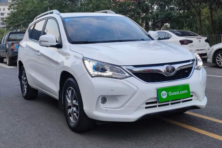 Used BYD Song 2017 Gaishi Upgrade Edition 1.5TID Automatic Luxury Model Front Right 45 Deg