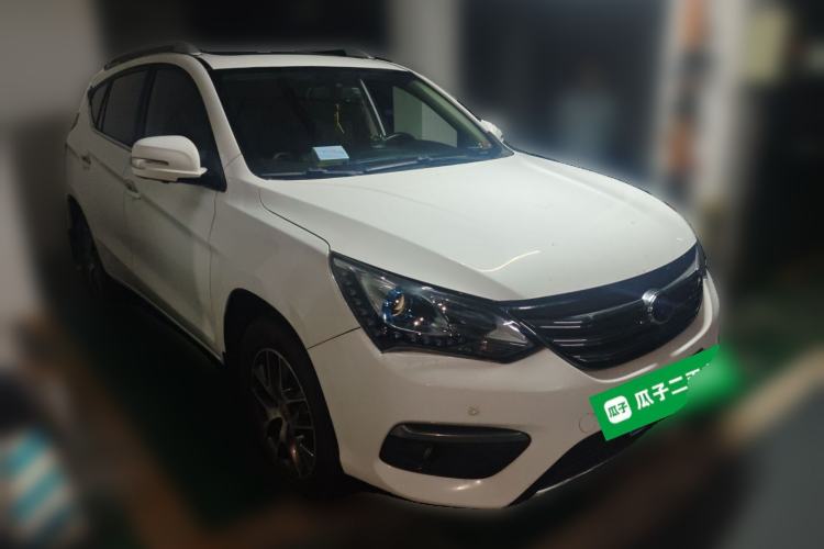 Used BYD Song 2017 Gaishe Upgrade Edition 1.5TID Automatic Elite Model Front Right 45 Deg