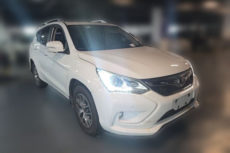 Used BYD Song 2017 Gaishe Upgrade Edition 1.5TID Automatic Elite Model Front Right 45 Deg