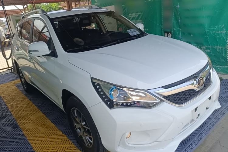 Used BYD Song 2017 Gaishe Upgrade Edition 1.5TID Automatic Elite Model Front Right 45 Deg