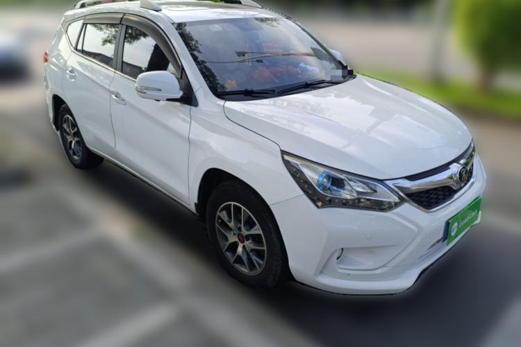 Used BYD Song 2017 Gaishi Upgrade Edition 1.5TI Manual Elite Model Front Right 45 Deg