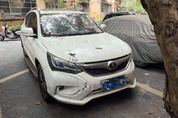 Used BYD Song 2017 Gaishi Upgrade Edition 1.5TI Manual Elite Model Front Right 45 Deg