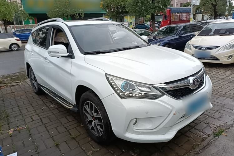Used BYD Song 2017 Gaishe Upgrade Edition 1.5TID Automatic Elite Model Front Right 45 Deg