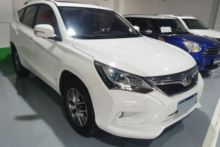 Used BYD Song 2017 Gaishe Upgrade Edition 1.5TID Automatic Elite Model Front Right 45 Deg