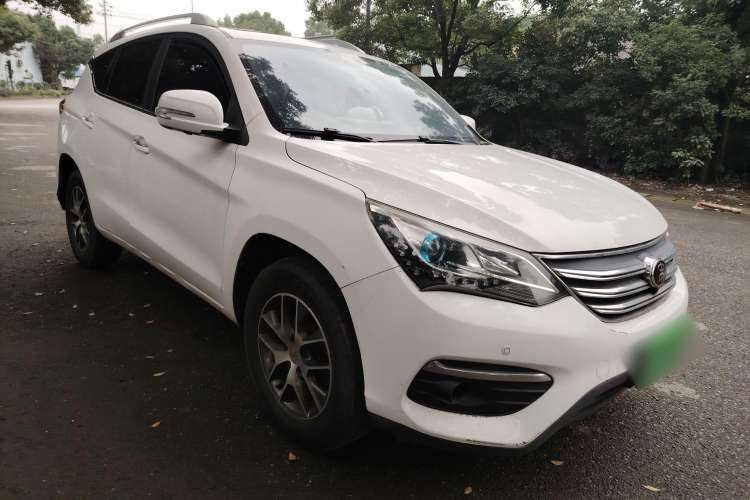Used BYD Song 2017 Gaishe Upgrade Edition 1.5TID Automatic Elite Model Front Right 45 Deg