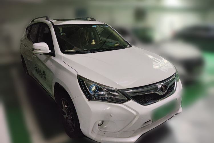 Used BYD Song 2017 Gaishi Upgrade Edition 1.5TID Automatic Luxury Model Front Right 45 Deg