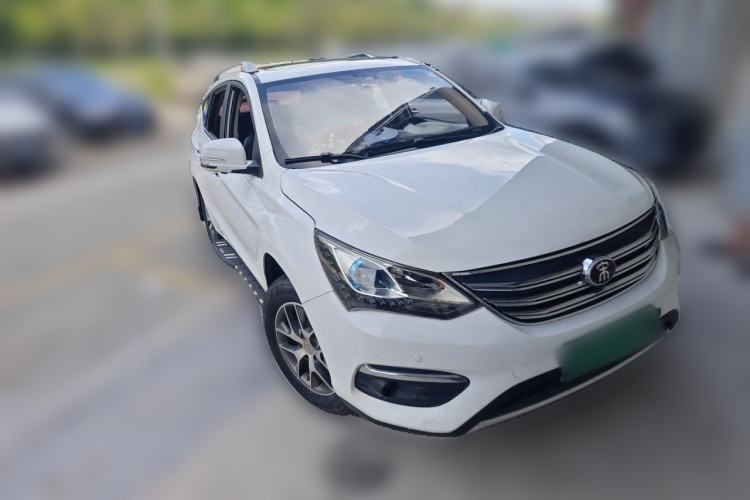Used BYD Song 2017 Gaishe Upgrade Edition 1.5TID Automatic Elite Model Front Right 45 Deg