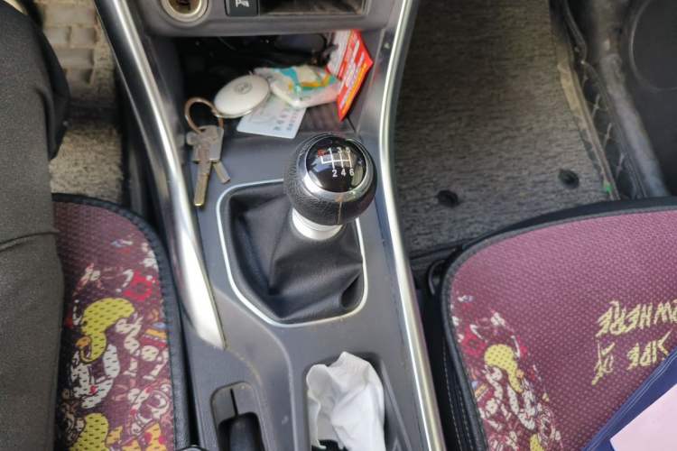 Used BYD Song 2017 Gaishi Upgrade Edition 1.5TI Manual Elite Model Gear Lever