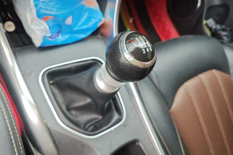 Used BYD Song 2017 Gaishi Upgrade Edition 1.5TI Manual Elite Model Gear Lever