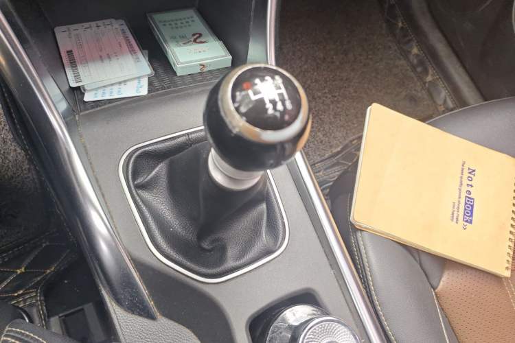 Used BYD Song 2017 Gaishi Upgrade Edition 1.5TI Manual Elite Model Gear Lever