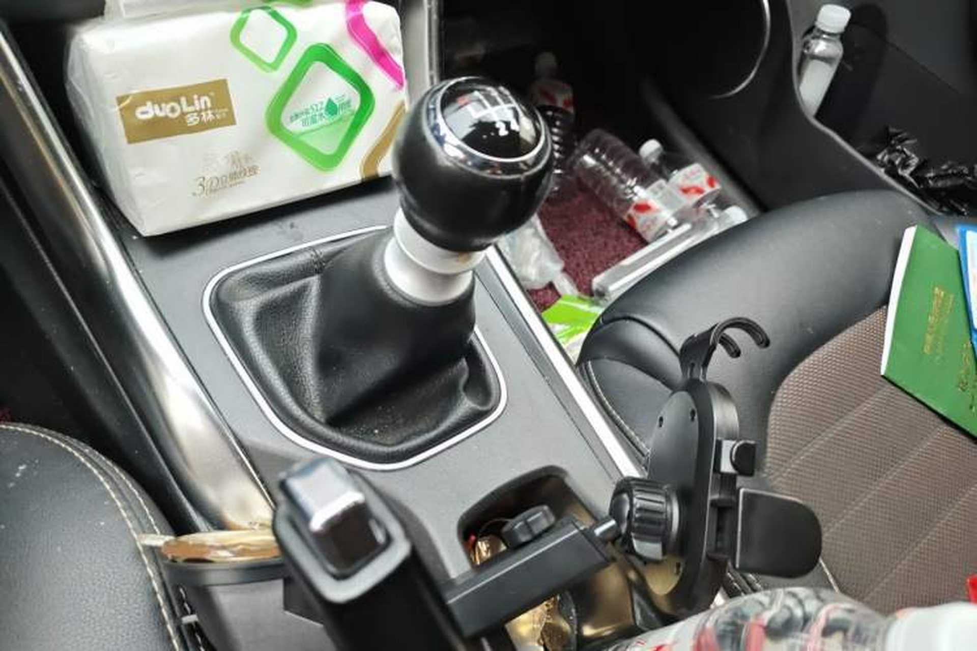 Used BYD Song 2017 Gaishi Upgrade Edition 1.5TI Manual Leading Model Gear Lever