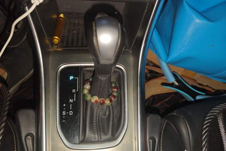 Used BYD Song 2017 Gaishe Upgrade Edition 1.5TID Automatic Elite Model Gear Lever