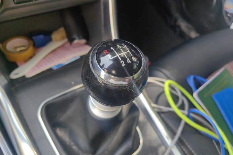 Used BYD Song 2017 Gaishi Upgrade Edition 1.5TI Manual Elite Model Gear Lever