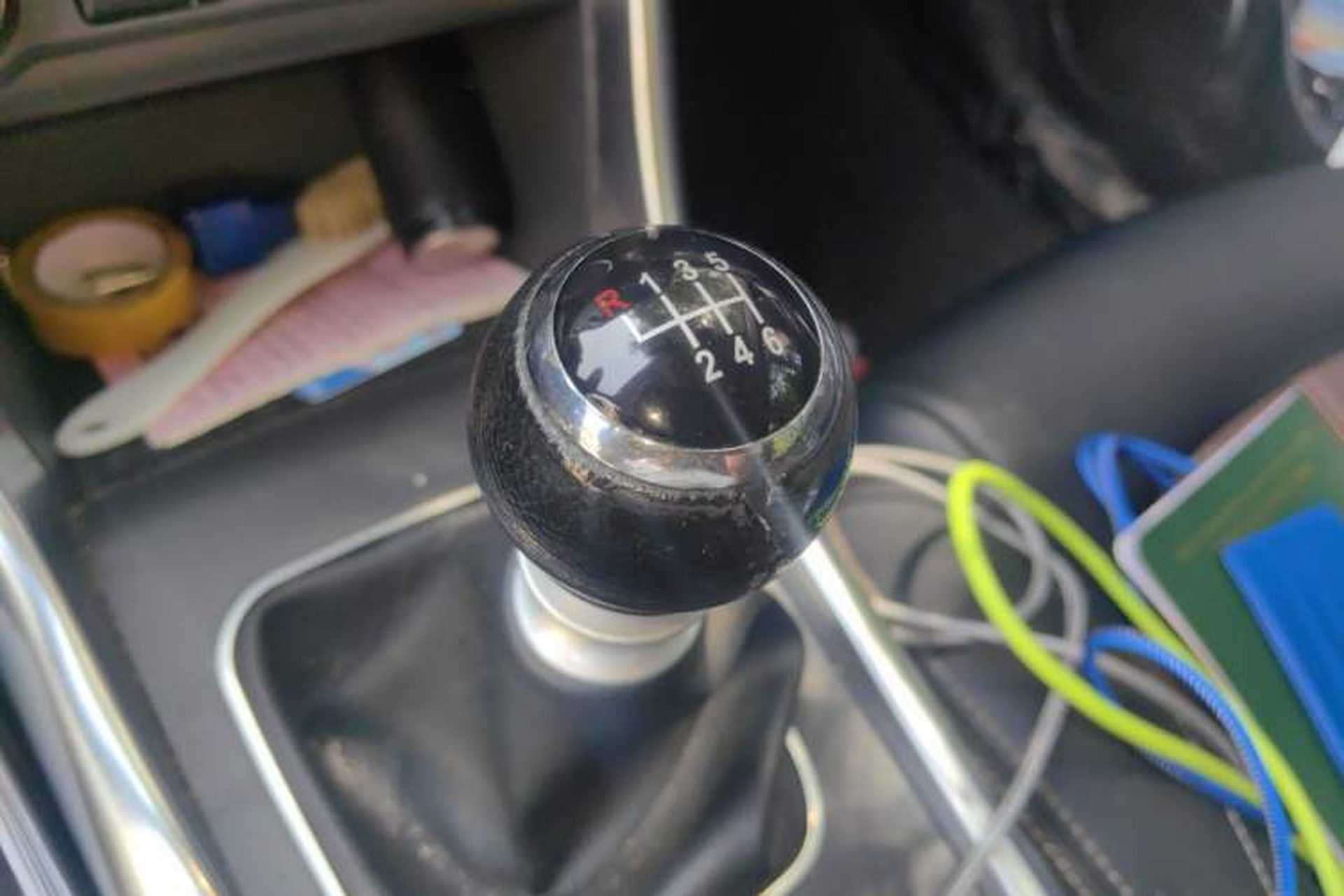 Used BYD Song 2017 Gaishi Upgrade Edition 1.5TI Manual Elite Model Gear Lever