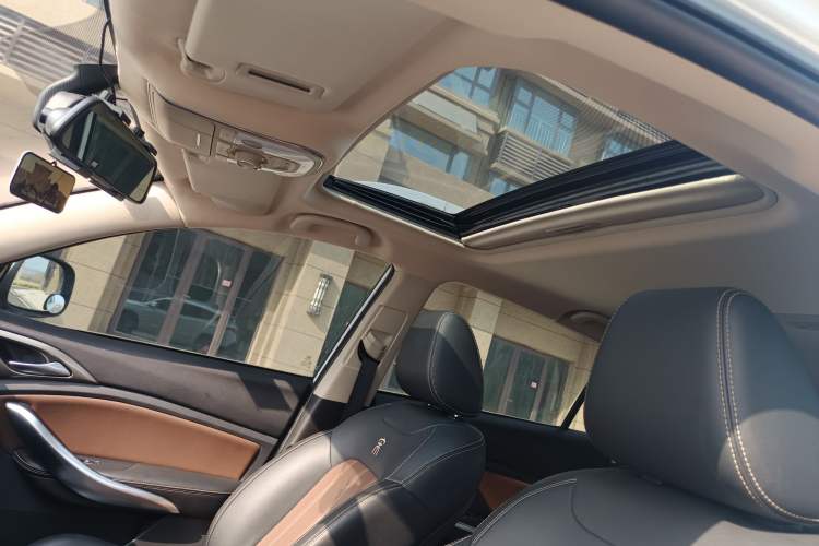 Used BYD Song 2017 Gaishe Upgrade Edition 1.5TID Automatic Elite Model Headliner