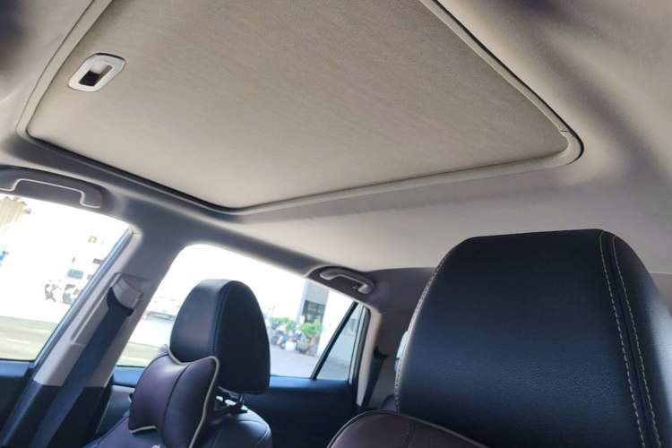 Used BYD Song 2017 Gaishi Upgrade Edition 1.5TI Manual Elite Model Headliner