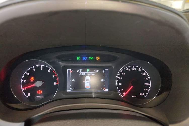 Used BYD Song 2017 Gaishi Upgrade Edition 1.5TID Automatic Luxury Model Instrument Cluster
