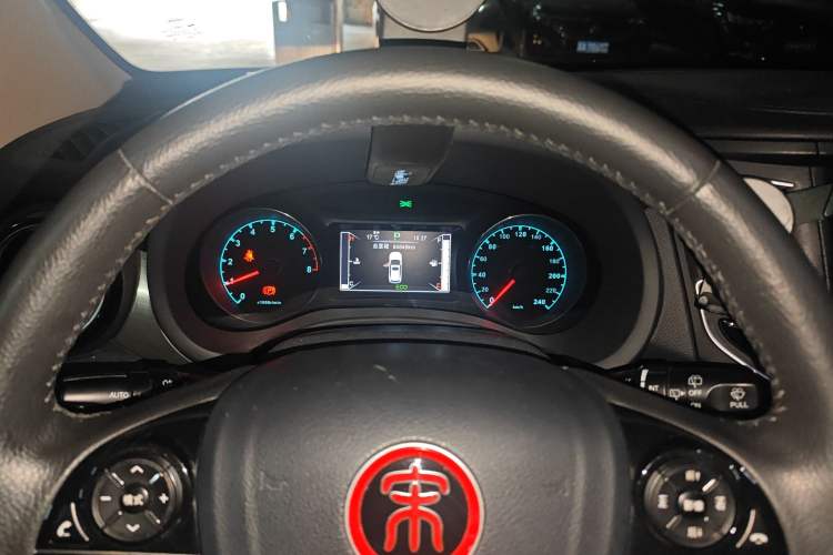 Used BYD Song 2017 Gaishe Upgrade Edition 1.5TID Automatic Elite Model Instrument Cluster
