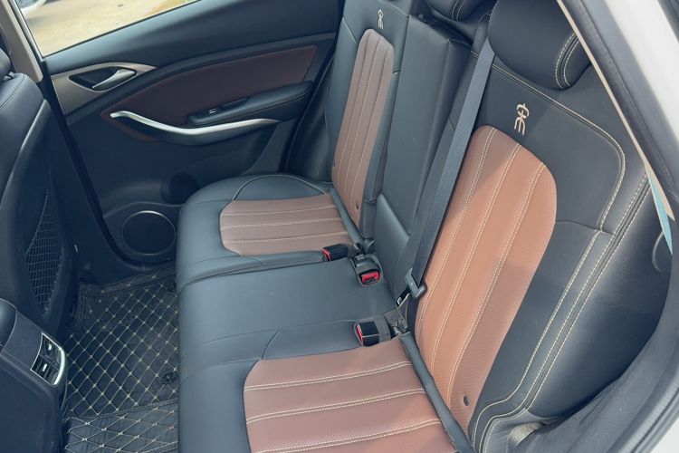 Used BYD Song 2017 Gaishi Upgrade Edition 1.5TID Automatic Luxury Model Interior 1
