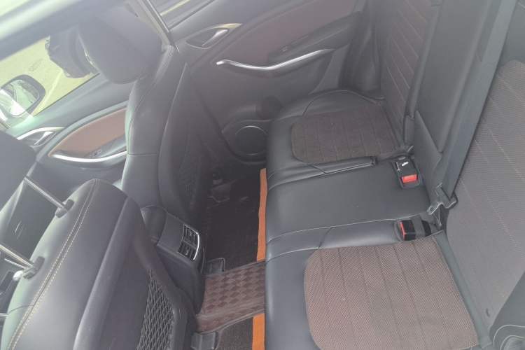Used BYD Song 2017 Gaishe Upgrade Edition 1.5TID Automatic Comfort Model Interior 1