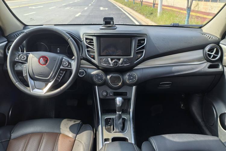 Used BYD Song 2017 Gaishe Upgrade Edition 1.5TID Automatic Elite Model Interior 1
