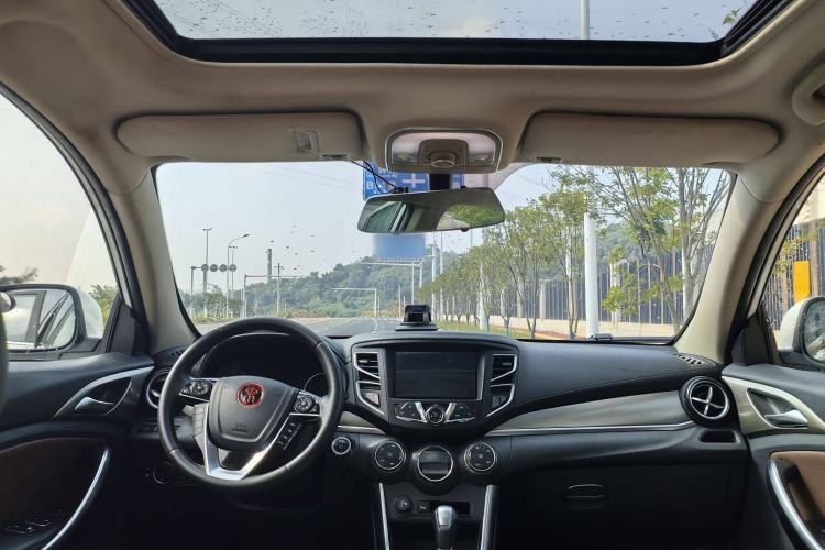 Used BYD Song 2017 Gaishe Upgrade Edition 1.5TID Automatic Elite Model Interior 2