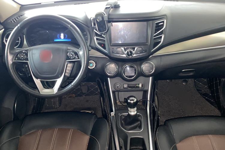Used BYD Song 2017 Gaishi Upgrade Edition 1.5TI Manual Elite Model Interior 2