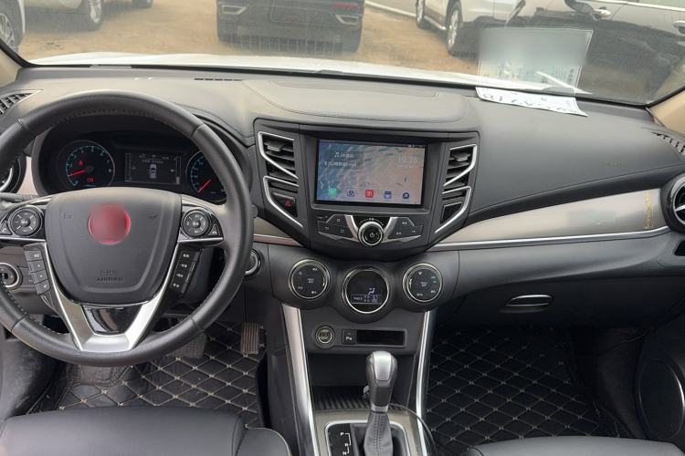Used BYD Song 2017 Gaishi Upgrade Edition 1.5TID Automatic Luxury Model Interior 3