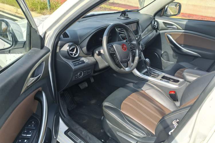 Used BYD Song 2017 Gaishe Upgrade Edition 1.5TID Automatic Elite Model Interior 3