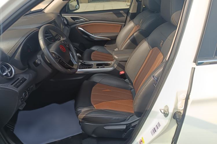 Used BYD Song 2017 Gaishe Upgrade Edition 1.5TID Automatic Elite Model Interior 3