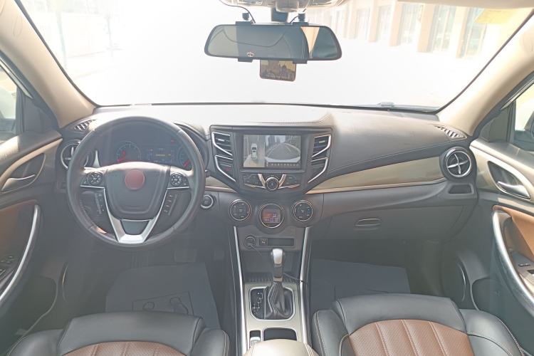 Used BYD Song 2017 Gaishe Upgrade Edition 1.5TID Automatic Elite Model Interior 5