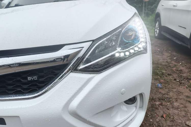 Used BYD Song 2017 Gaishe Upgrade Edition 1.5TID Automatic Elite Model Left Front Headlight