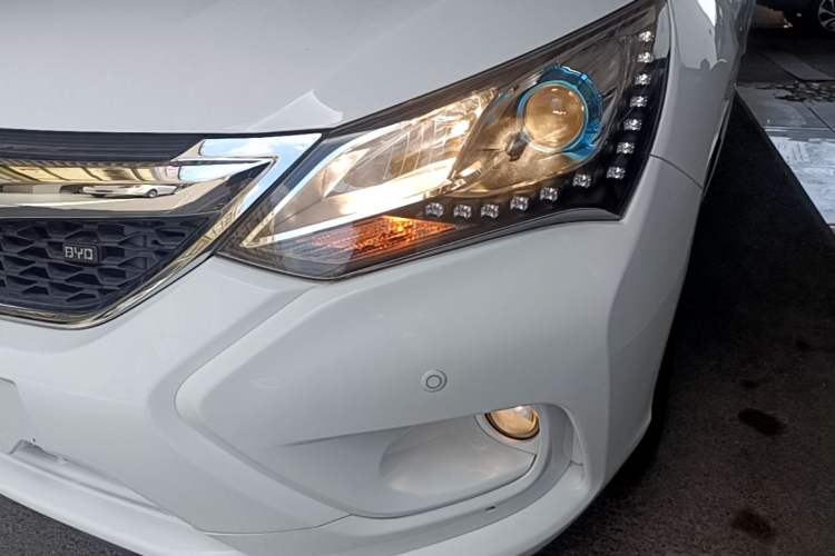 Used BYD Song 2017 Gaishe Upgrade Edition 1.5TID Automatic Elite Model Left Front Headlight